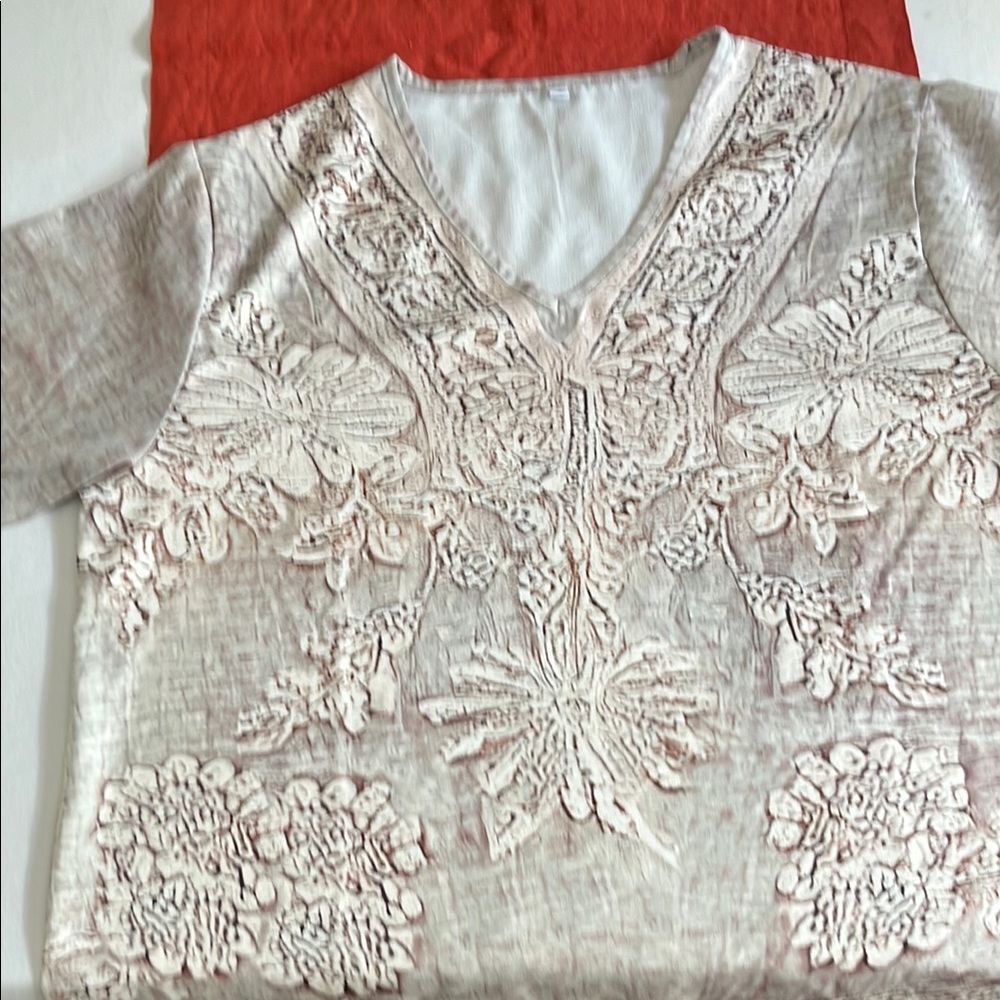 Elegant Cream Embroidered Women's Top brand new never worn
